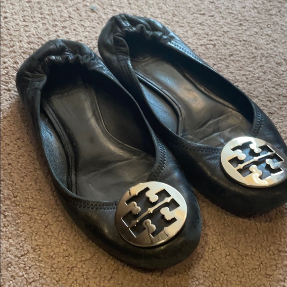 Tory Burch ballet flat. Black with silver emblem - Picture 1 of 5